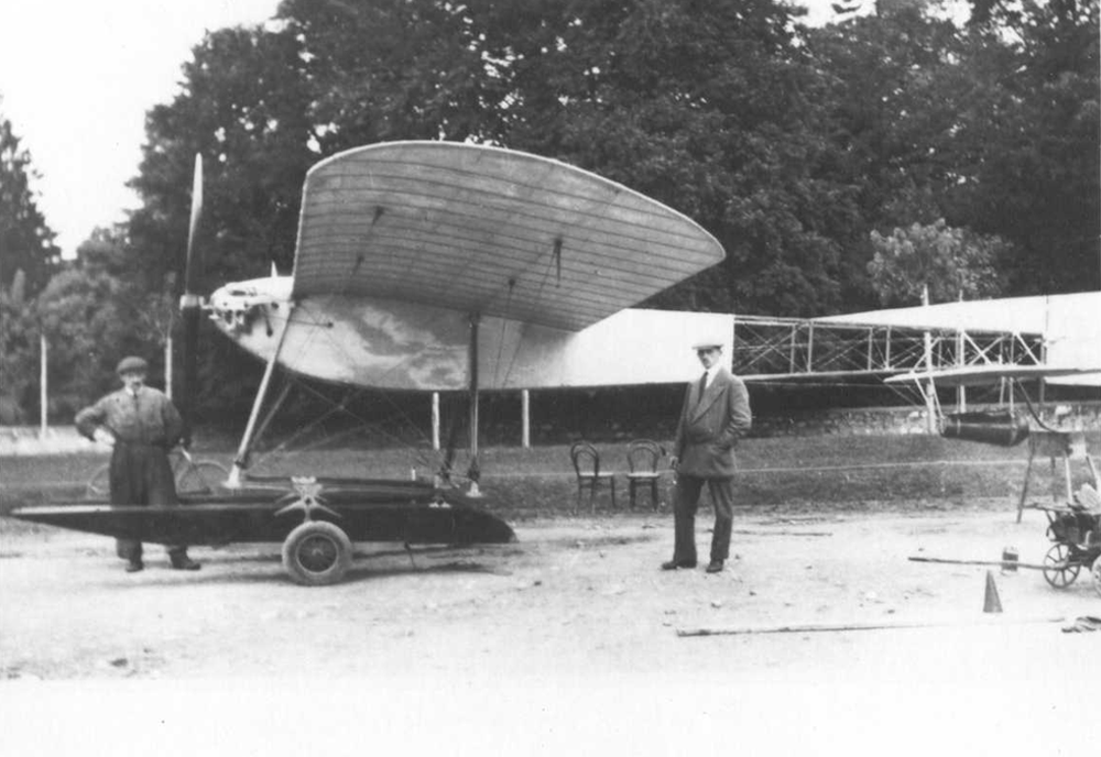G n°3 à Ouchy en 1913-14 équipé de flotteurs; avec Marius Grandjean et Georges Cailler